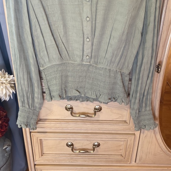 Japna Green Blouse - Picture 2 of 6